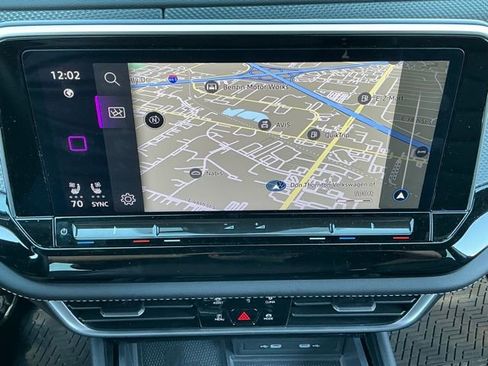 Used 2024 Volkswagen Atlas Cross Sport SEL R-Line image 28