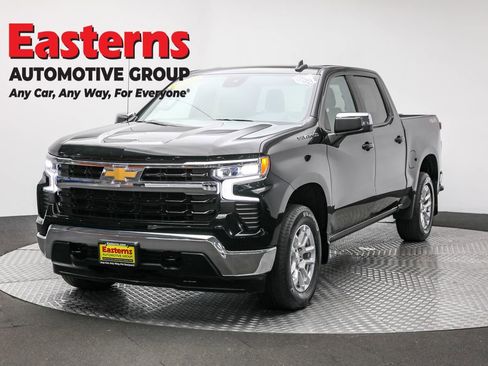Used 2022 Chevrolet Silverado 1500 LT image 1