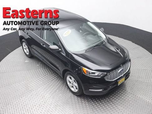 Used 2023 Ford Edge SE AWD/4WD image 3