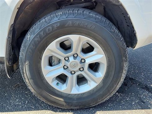 Used 2022 Toyota 4Runner SR5 Premium image 7