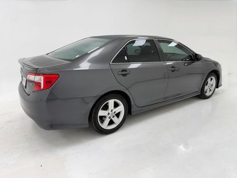 Used 2014 Toyota Camry SE FWD image 41