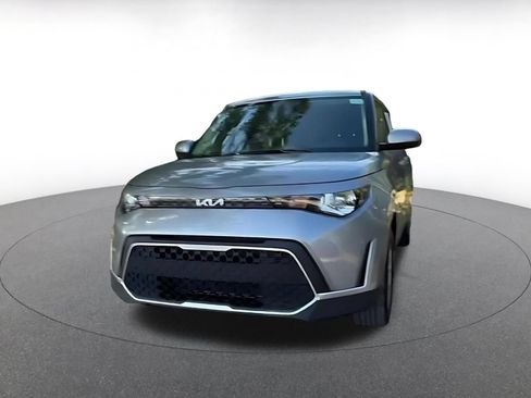 Used 2025 Kia Soul LX w/ LX Technology Package FWD image 7