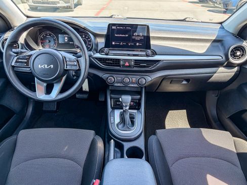 Used 2024 Kia Forte LXS FWD image 9