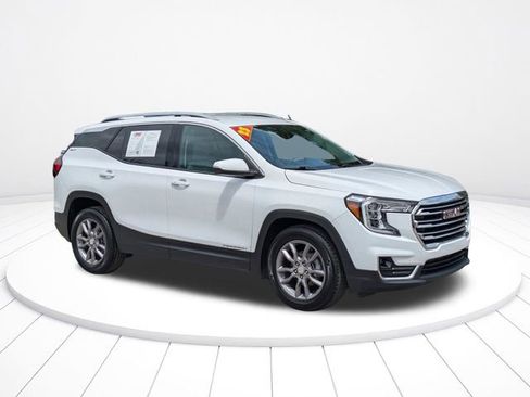 Used 2023 GMC Terrain SLT FWD image 2