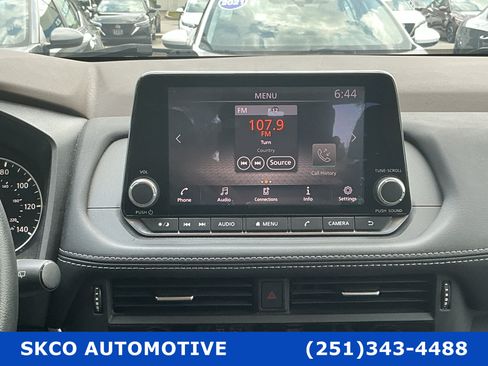 Used 2021 Nissan Rogue S FWD image 16
