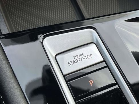 Used 2024 Volkswagen Atlas SE w/ Panoramic Sunroof Package image 34