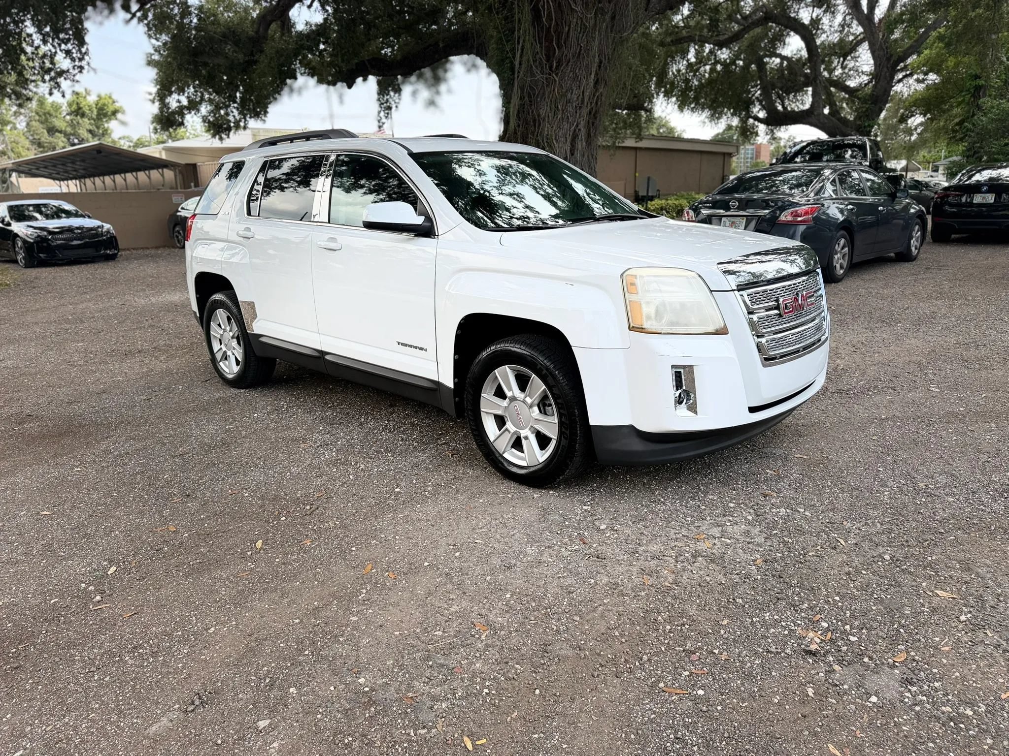 Used 2012 GMC Terrain SLE w/ Convenience Package FWD image 3