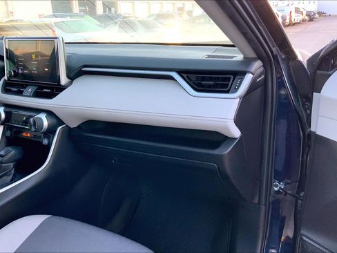 Used 2023 Toyota RAV4 XLE image 17