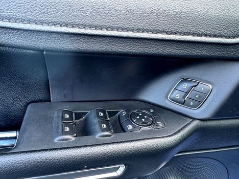 Used 2019 Ford Expedition Max XLT w/ Equipment Group 202A AWD/4WD image 28