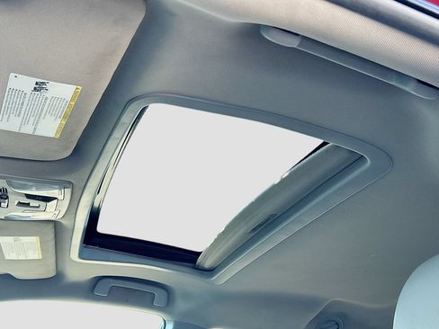 Used 2015 Toyota Sienna XLE w/ XLE Navigation Package FWD image 22