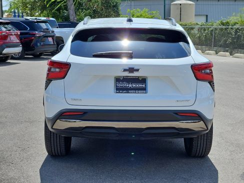 Used 2025 Chevrolet Trax ACTIV w/ Driver Confidence Package FWD image 4