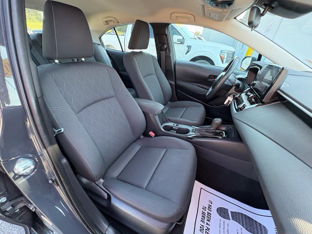 Used 2025 Toyota Corolla LE FWD image 24