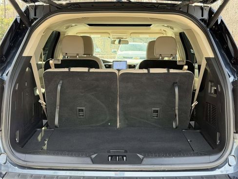 Used 2022 Ford Explorer XLT w/ Equipment Group 202A image 15