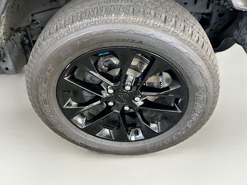 Used 2023 Jeep Wrangler Sahara w/ Safety Group image 11