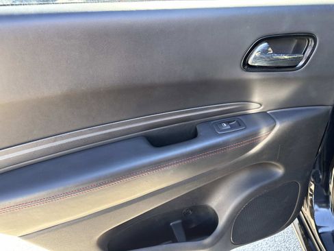 Used 2023 Dodge Durango GT image 9
