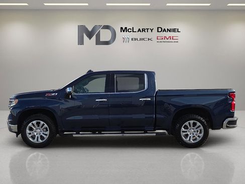 Used 2023 Chevrolet Silverado 1500 LTZ image 3