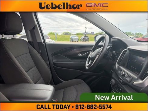 Used 2024 GMC Terrain SLE AWD/4WD image 2