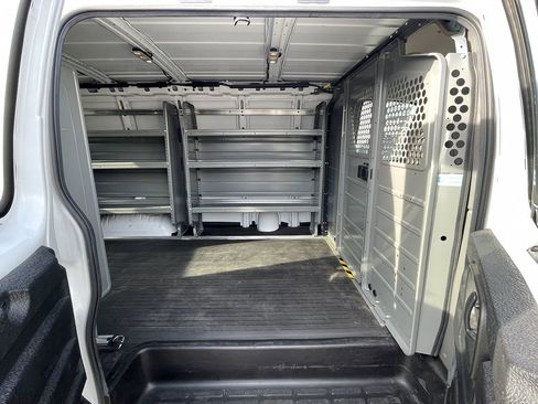 Used 2021 Chevrolet Express 2500 w/ Driver Convenience Package image 17