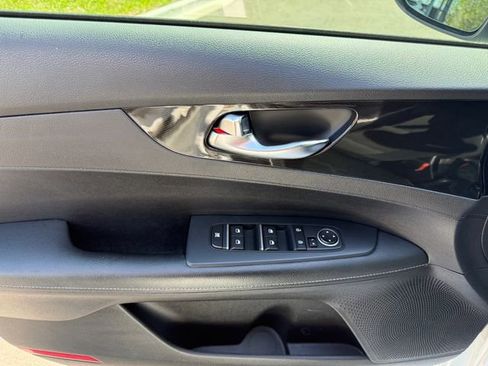 Used 2021 Kia Forte GT-Line image 3