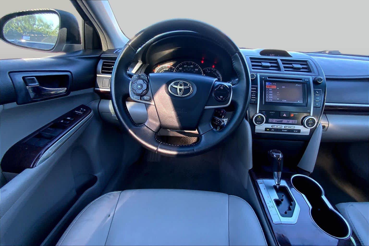 Used 2012 Toyota Camry XLE FWD image 5