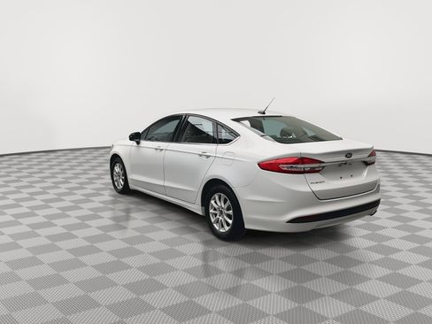 Used 2017 Ford Fusion S image 2