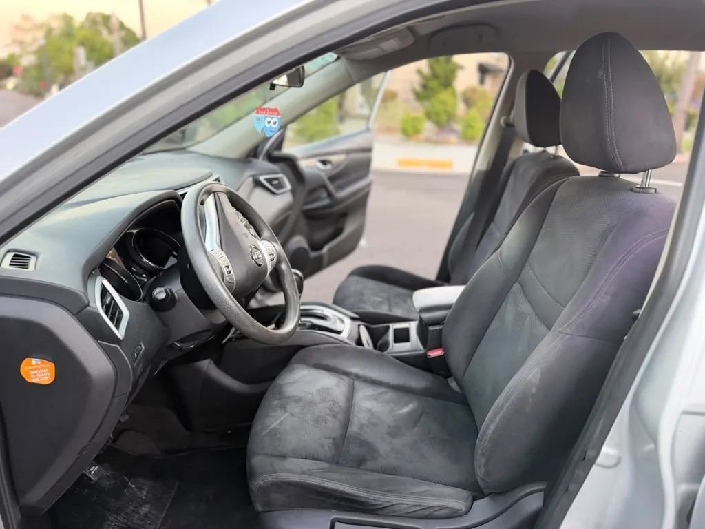 Used 2016 Nissan Rogue S FWD image 5