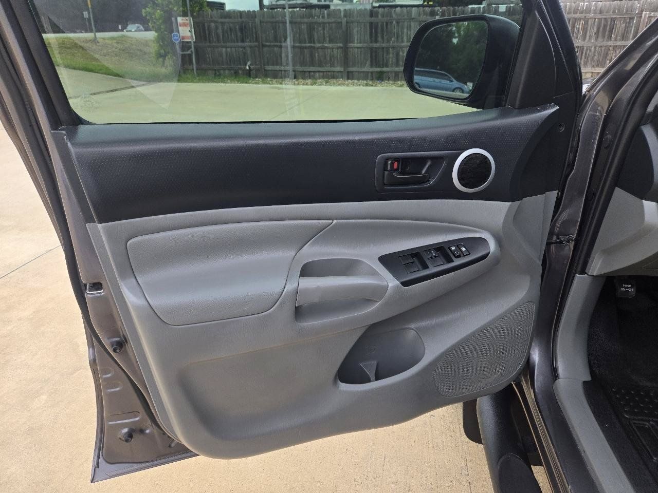 Used 2015 Toyota Tacoma 4x4 Double Cab w/ SR5 Package image 22