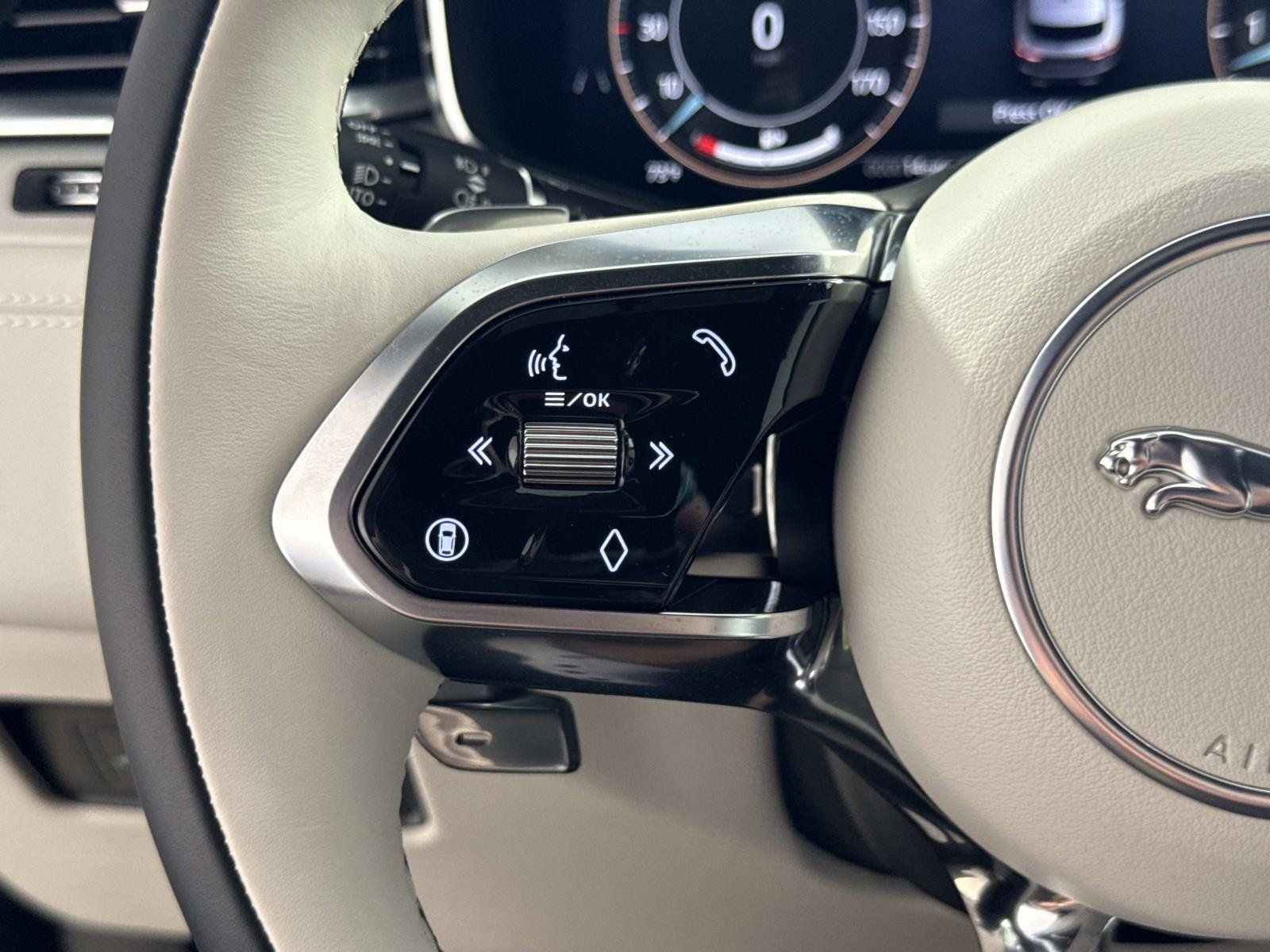 New 2026 Jaguar F-PACE R-Dynamic S AWD/4WD image 33