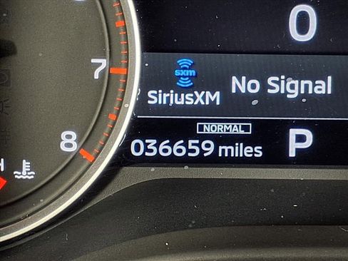 Used 2023 Mitsubishi Outlander SE image 30