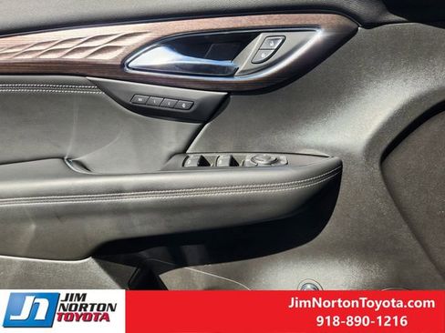 Used 2022 Buick Envision Avenir w/ Technology Package II image 25