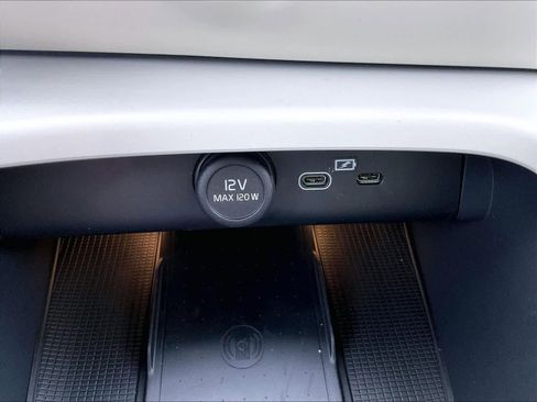 New 2026 Volvo XC40 B5 Ultra w/ Climate Package AWD/4WD image 23