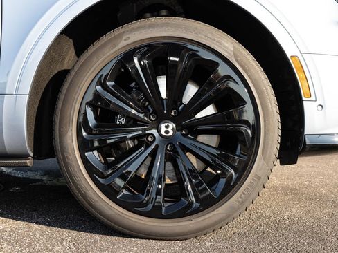 Used 2023 Bentley Bentayga AWD/4WD image 81