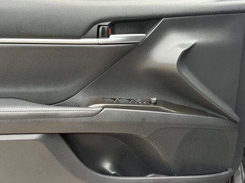 Used 2022 Toyota Camry XSE image 28