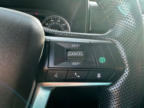 Used 2022 Mitsubishi Outlander SE image 14