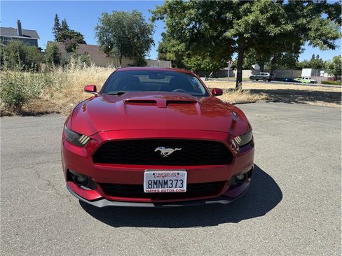 Used 2016 Ford Mustang Coupe RWD image 8