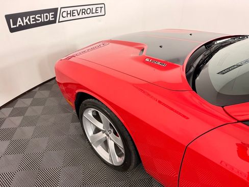 Used 2009 Dodge Challenger SRT8 w/ SRT Option Group II RWD image 11