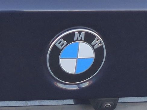 Used 2024 BMW 330i Sedan w/ Premium Package image 8