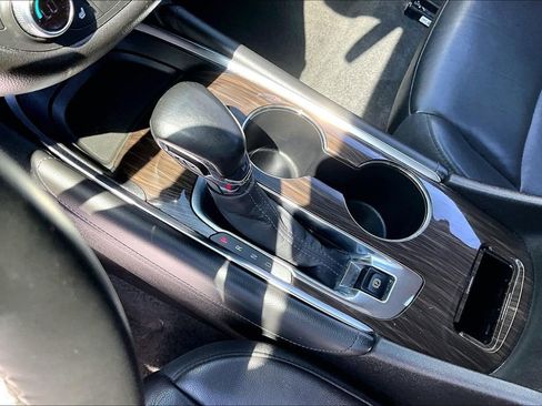 Used 2024 Chevrolet Malibu LT image 16