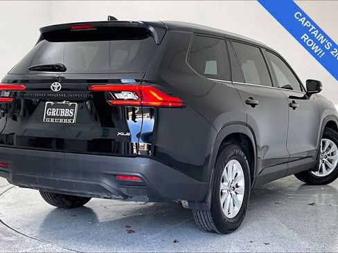 Used 2024 Toyota Grand Highlander XLE image 2