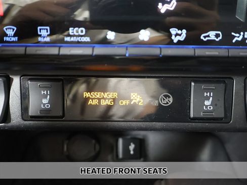 Used 2021 Toyota RAV4 XLE w/ Convenience Package AWD/4WD image 7