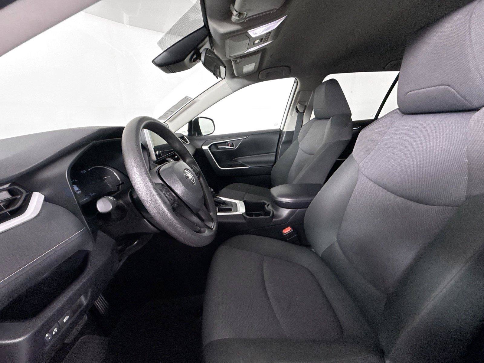 Certified 2025 Toyota RAV4 XLE FWD image 3