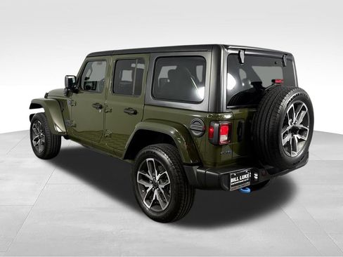 Used 2024 Jeep Wrangler Unlimited w/ Convenience Group AWD/4WD image 10