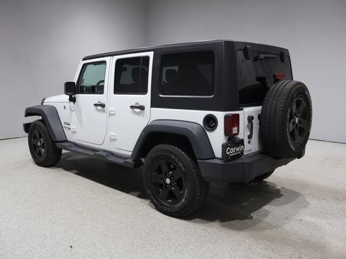 Used 2018 Jeep Wrangler Unlimited Sport S AWD/4WD image 4