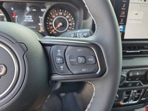 Used 2025 Jeep Wrangler Unlimited Sport AWD/4WD image 29