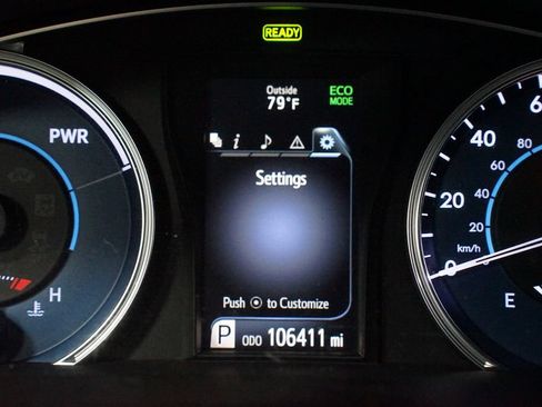 Used 2017 Toyota Camry LE FWD image 16