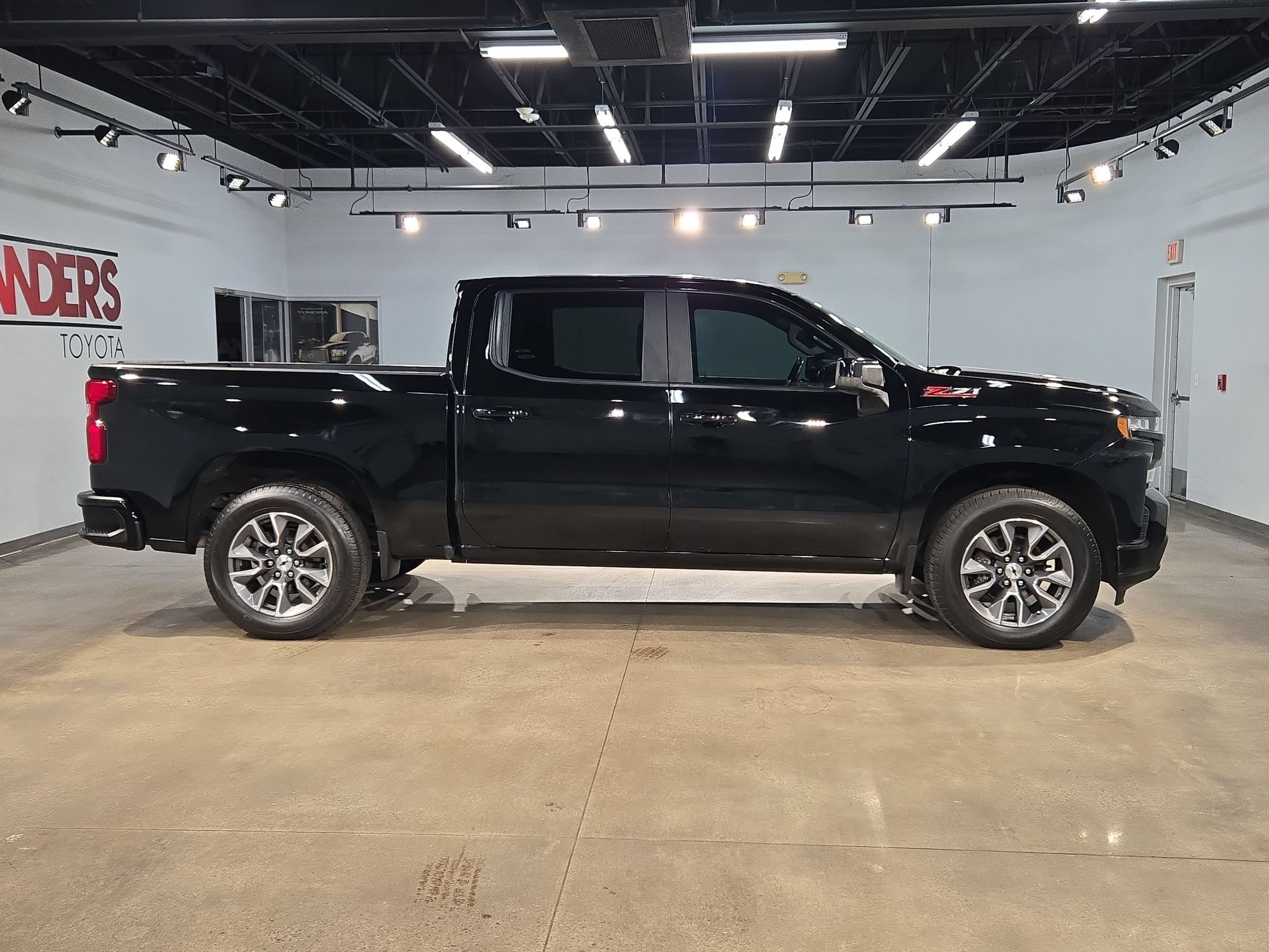 Used 2021 Chevrolet Silverado 1500 RST AWD/4WD image 8