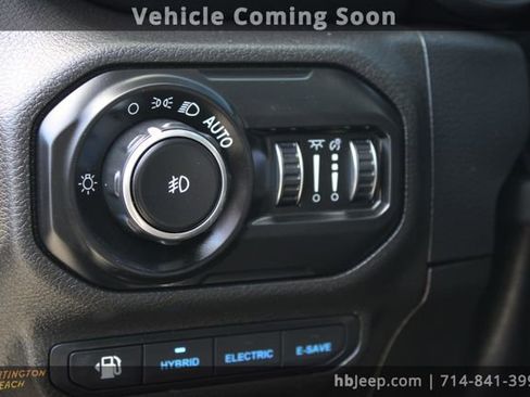 Used 2021 Jeep Wrangler Unlimited Sahara image 13