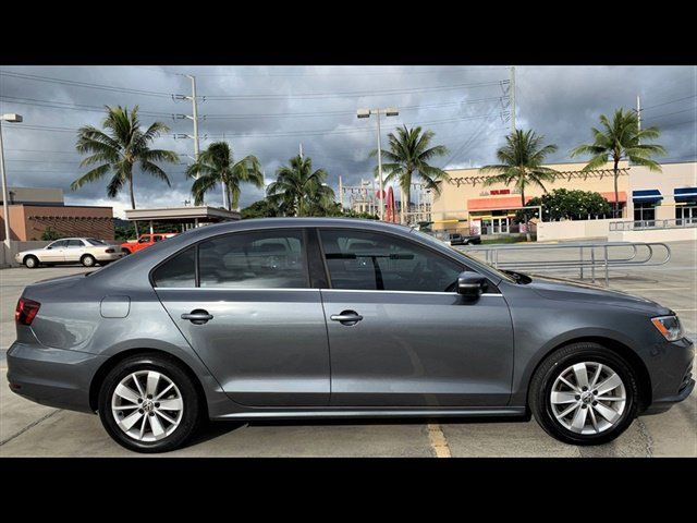 Used 2016 Volkswagen Jetta SE FWD image 4