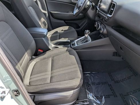 Used 2025 Hyundai Venue SEL FWD image 30
