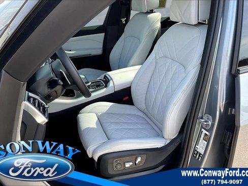 Used 2025 BMW X5 xDrive40i w/ M Sport Package image 23